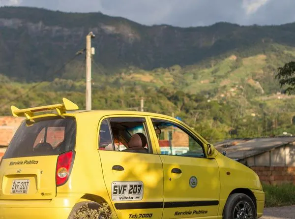 Hombre de 75 años murió al interior de un taxi en Armenia