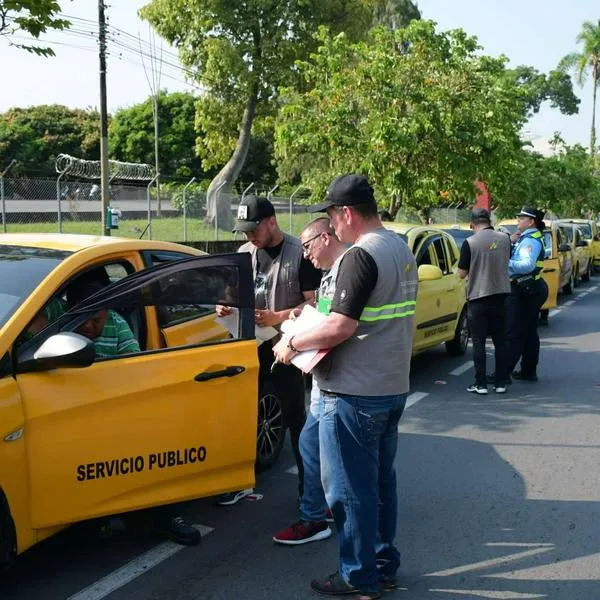 En Pereira comenzó el proceso de verificación de taxímetros, requisito para que conductores cobren nuevas tarifas y recargos en zona de moteles.