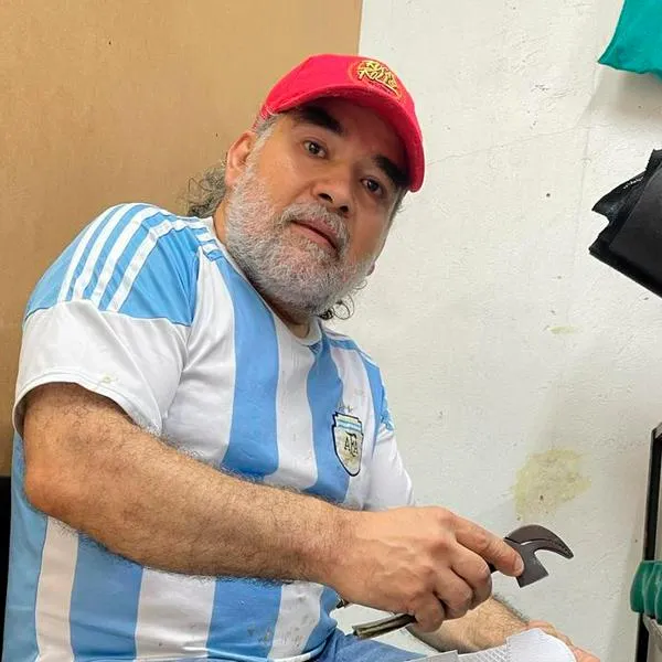 El Maradona colombiano es zapatero