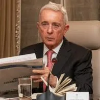 Álvaro Uribe rompe silencio sobre Mancuso: “Raro que me acuse de paramilitar cuando lo extradité”