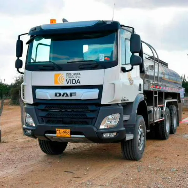 Siguen los cuestionamientos a empresa de carrotanques en La Guajira: enviaron primera factura y hay dudas. Señalan que es una empresa de papel.