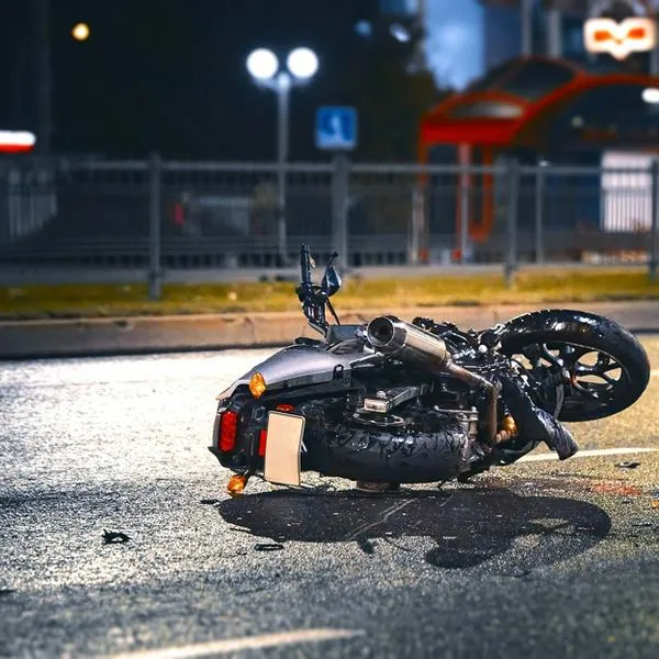 Un motociclista murió y un peatón resultó gravemente herido en Armenia