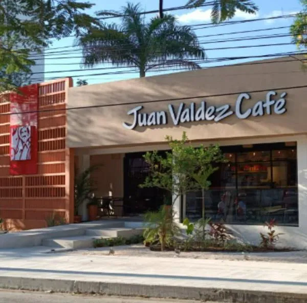 La famosa marca de café Juan Valdez sorprendió al reabrir su tienda en México y reveló los productos que ofertará. Se conocieron detalles de su llegada.