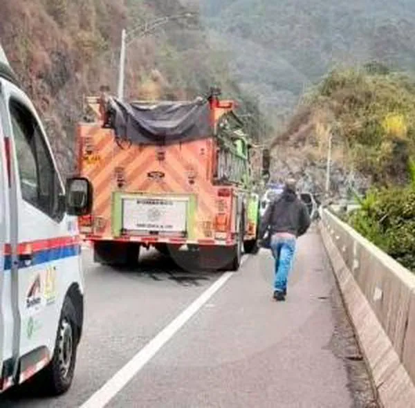 Buscan a motociclista que cayó al vacío cerca al Túnel de Occidente, en Medellín