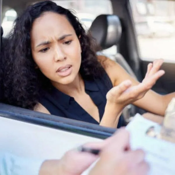 Multas de tránsito verán cambio en Colombia y conductores ilegales lo padecerán