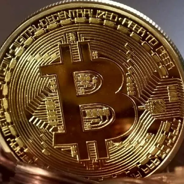 El Bitcoin, este lunes 4 de marzo, alcanzó y superó su récord histórico: ahora cuesta 68.000 dólares, 270 millones de pesos. Experto habló de la situación.