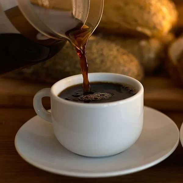 Foto de café, en nota sobre cuál es mejor material para comprar una cafetera: cuide su bolsillo y el sabor