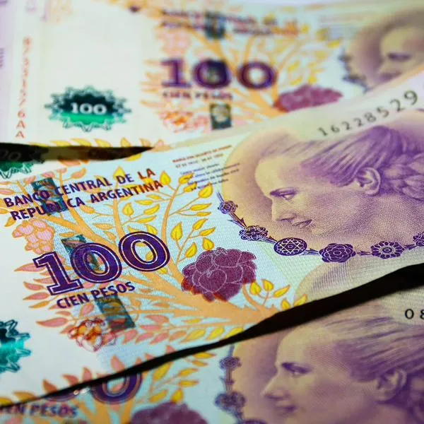 Billete argentino, en nota sobre cuántos son 10.000 pesos argentinos, en pesos colombianos
