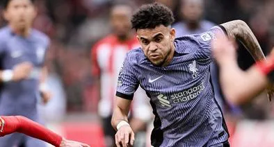 Luis Díaz tiene obligaciones defensivas en Liverpool, según Jurgen Klopp.