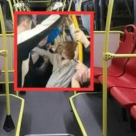 Foto de pelea de mujeres en Transmilenio, de Bogotá