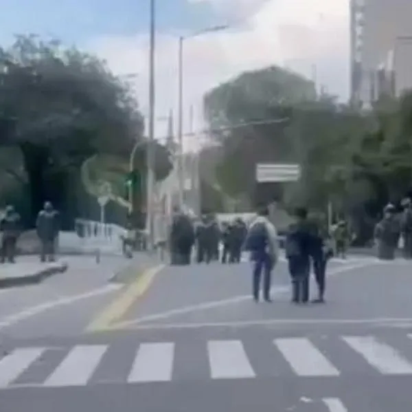 Disturbios en Universidad Pedagógica (Bogotá) causa cierres en Transmilenio hoy