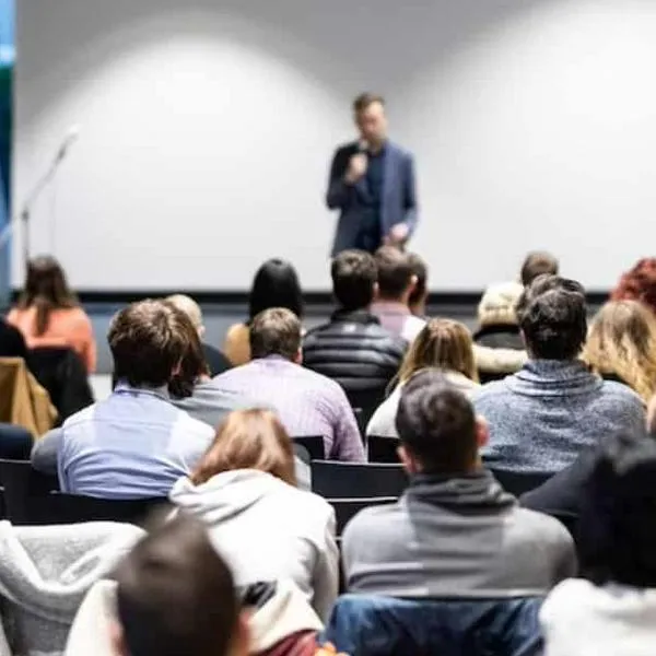 La asamblea de copropietarios es de asistencia obligatoria, pero hay formas para evitar la asistencia.