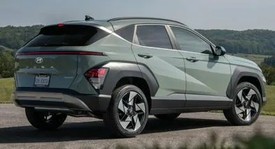 Llegó a Colombia la nueva Hyundai Kona híbrida, SUV híbrido que podría competir con la Toyota Corolla Cross y la Mazda CX-30 por su precio.