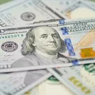 Dólar en Colombia cayó duro y precio se aleja de $3.950: así está la TRM