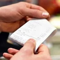 Alivio para el bolsillo de los colombianos: anuncian que inflación sigue cediendo y dicen que los alimentos, transporte y más bajaron de precio.