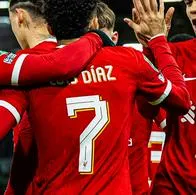 Cuánto cuesta la camiseta de Liverpool (original) con el nombre de Luis Díaz; es un platal