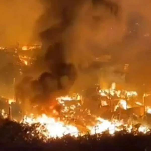 Videos del incendio en barrio Ramírez, en la localidad de Santa Fe, en Bogotá.