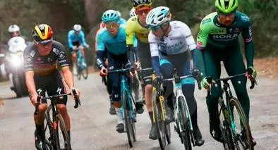 Santiago Buitrago perdió el segundo lugar de la París-Niza por una caída.