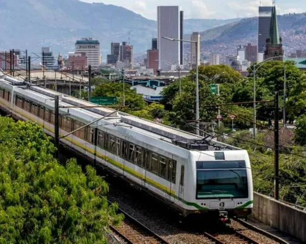 Ojo: Metro de Medellín tiene fuera de servicio cuatro estaciones por incidente con persona en la vía