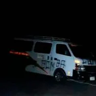 Zozobra por vehículo que abandonaron y marcaron como "carro bomba" en vía del Catatumbo