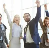 Trabajadores felices. En relación con llegada de JetSmart a Colombia.