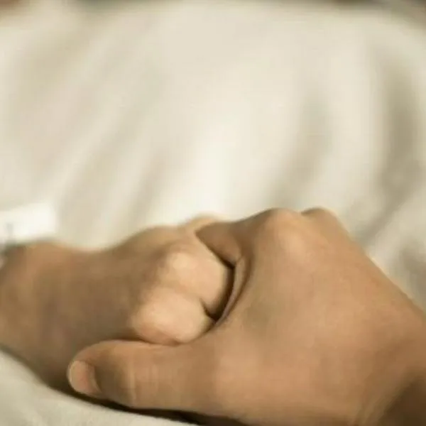 Enfermera explica qué es "la mirada de la muerte" los gestos que hace un paciente antes de morir
