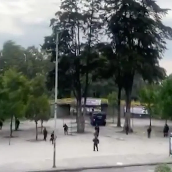 Disturbios en U. Nacional (Bogotá) obligan cierre de avenida NQS y Transmilenio