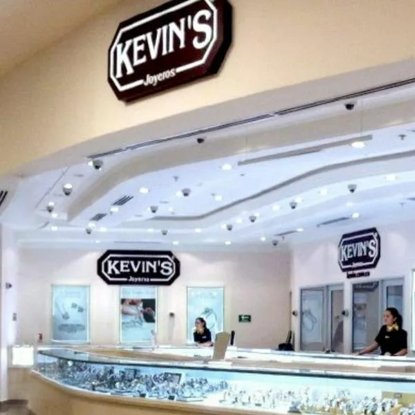 Quiénes son los dueños de Kevin's, famosa joyería que más vende en Colombia. La empresa comenzó funcionando en Bogotá y ya tiene varias sedes. 