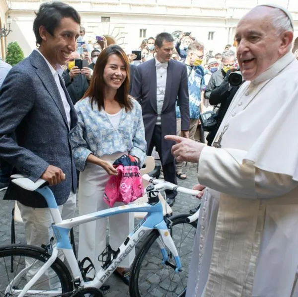 Bicicleta que Egan Bernal le regaló al papa Francisco es subastada: cuánto vale