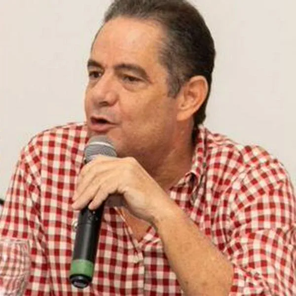 Germán Vargas Lleras, criticado por apoyar a Gustavo Petro en su propuesta de hacer constituyente.