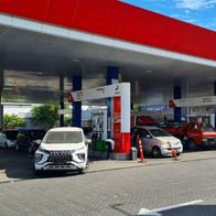 Waze y Google Maps le ayudan a conductores en Colombia a encontrar las estaciones de gasolina y diésel con los precios más bajos en su ruta.