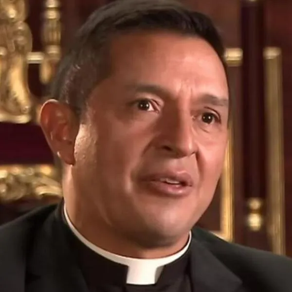 El famoso padre 'Chucho' sorprendió al decir que se iría de Colombia por supuestas amenazas, luego de polémico video sobre una guerra civil en el país.