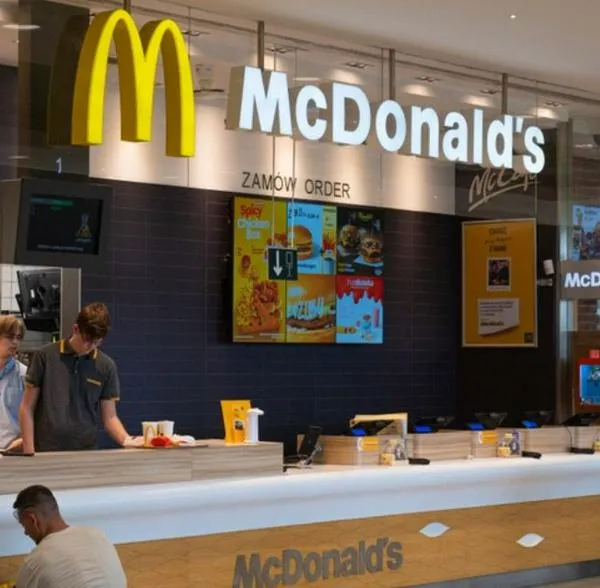 McDonald’s, famosa cadena de comida rápida, cerró locales en Sri Lanka por presunto incumplimiento de las normas de higiene. 