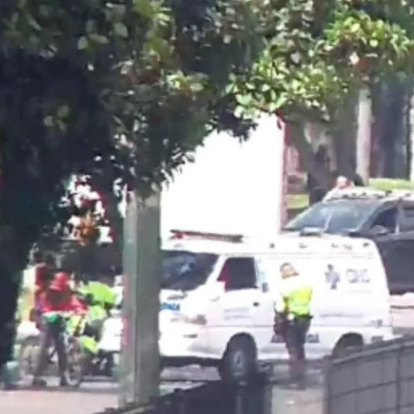 Accidente en Bogotá: motociclista murió en la avenida Cali en choque con carro