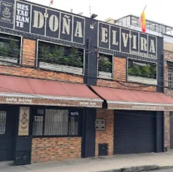 Quiénes son los dueños del restaurante Doña Elvira, famoso por su comida criolla en Bogotá. Está ubicado en el sector de Galerías y es muy conocido. 