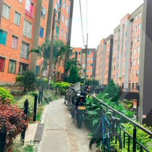 Investigan muerte de mujer embarazada que cayó de edificio en Robledo, Medellín