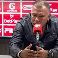 Harold Rivera, técnico de Patriotas, quien sacó pecho por el título de Superliga que ganó en Santa Fe.