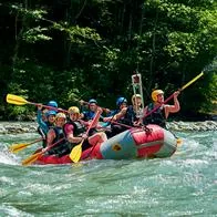 Personas haciendo rafting, en nota sobre dónde queda Tobia