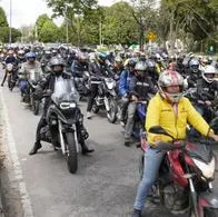 Conductores de moto están cometiendo error  con el casco de su acompañante.