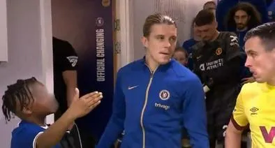 Conor Gallagher, futbolista del Chelsea, es señalado de ser racista con un niño