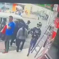 Sicariato en supermercado Surtimax en Bogotá; aparece video que muestra ataque