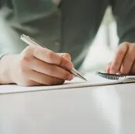 ¿Es correcto escribir echar con h o sin h?