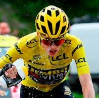 Jonas Vingegaard se cayó en Vuelta al País Vasco y no estaría en Tour de Francia