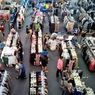 Foto de clientes en tienda, en nota de que centros comerciales más visitados en Colombia, sin Unicentro, Andino y más famosos