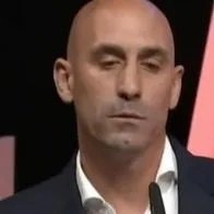 Luis Rubiales revictimiza a Jenni Hermoso y dice que no la agredió con beso