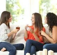 ¿Por qué se me sincroniza la regla con otras mujeres?