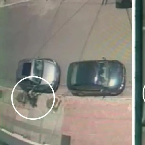 Hombre en silla de ruedas le robó los espejos a un automóvil en Bogotá