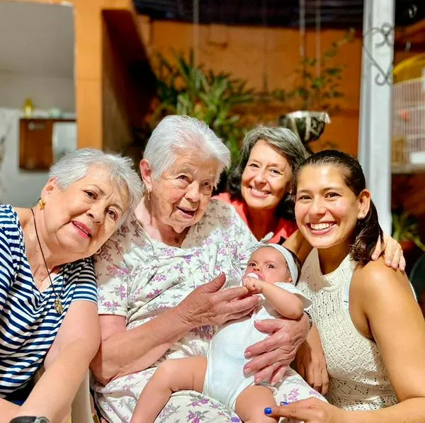 Mujer en Bello, Antioquia, cumplió 105 años y tiene 16 nietos, 18 bisnietos