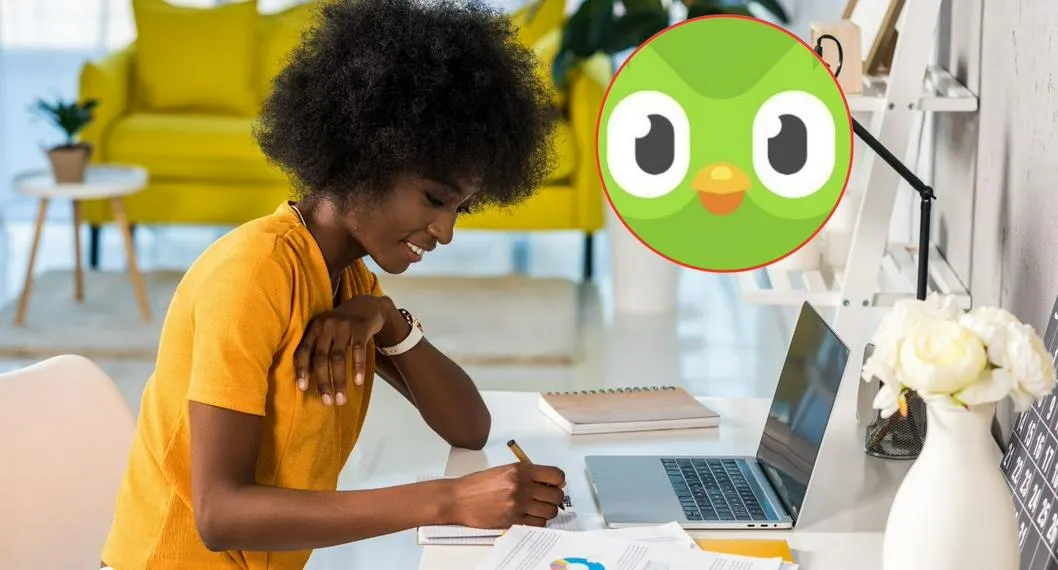 Imagen de trabajo en casa por nota sobre oferta de Duolingo
