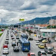 A conductores en Bogotá les confirman si quitarán horas al pico y placa; lo dijo Galán